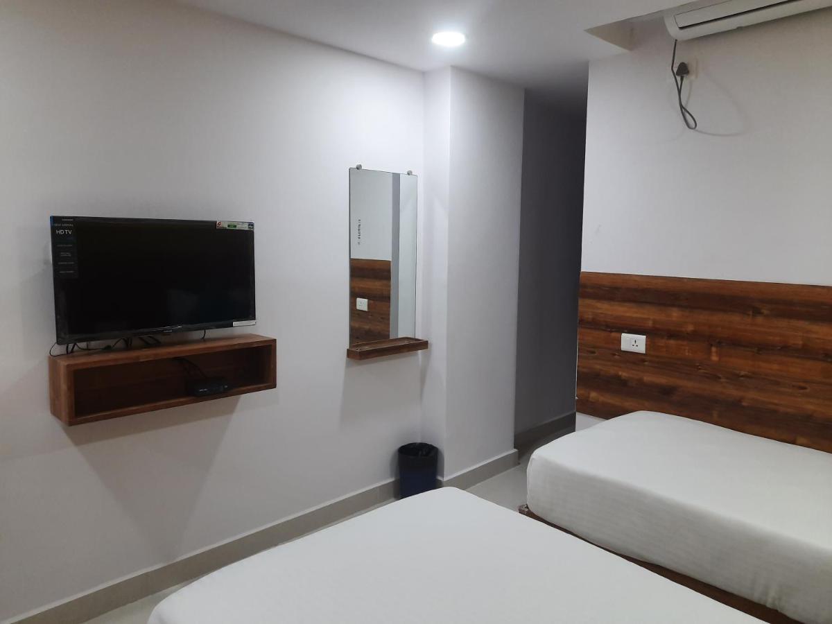 Hotel Prime Jubilee 하이데라바드 외부 사진